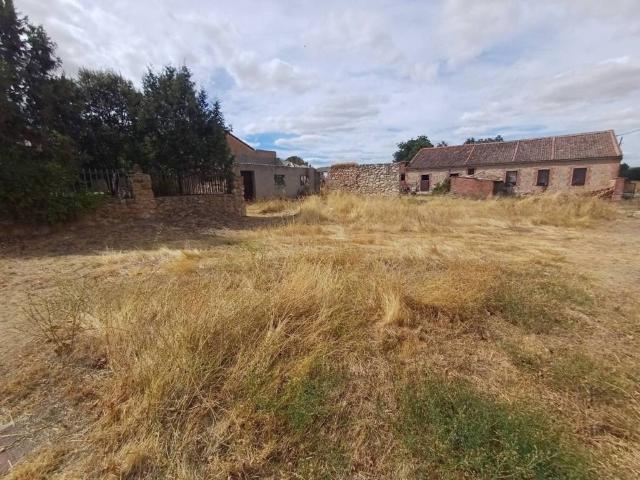 Terreno en Venta en Escobar de Polendos