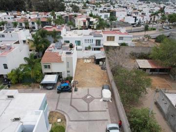 ¡TERRENO EN VENTA EN ESQUINA CON EXCEDENTE EN DEL PILAR RESIDENCIAL!