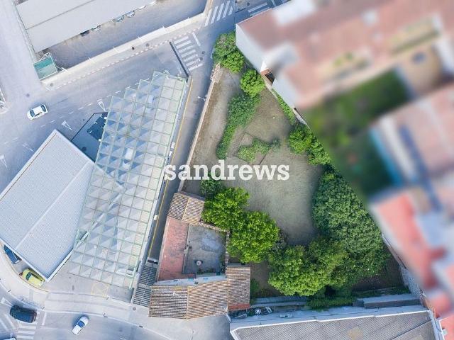 Terreno en venta en Figueres, de 1.411 m² por 350.000