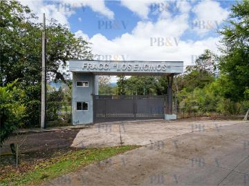 Terreno en Venta en Fracc. Los Encinos, Carretera Xalapa Coatepec
