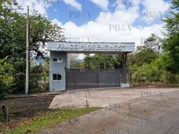 Terreno en Venta en Fracc. Los Encinos, Carretera Xalapa Coatepec