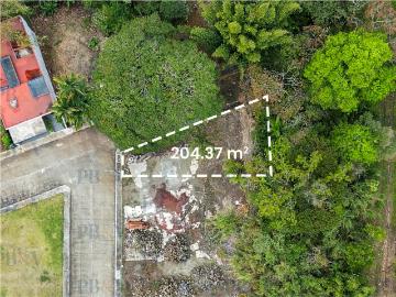 Terreno en Venta en Fracc. Los Encinos, Carretera Xalapa Coatepec