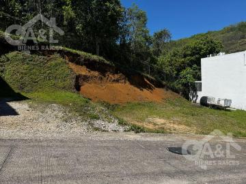 Terreno en venta en Fraccionamiento cerrado Las Terrazas