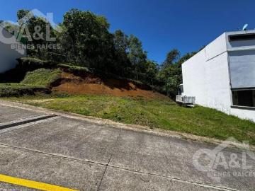 Terreno en venta en Fraccionamiento cerrado Las Terrazas