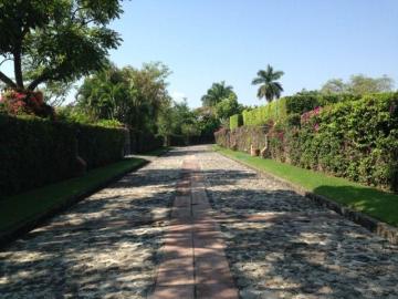 Terreno en Venta en fraccionamiento con vigilancia, zona de Sumiya