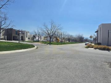Terreno en venta en fraccionamiento La Escondida