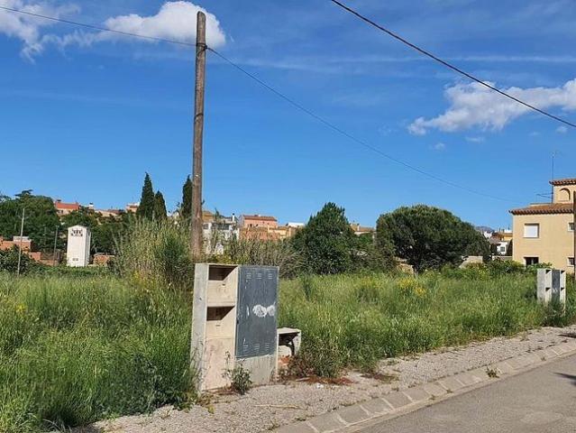 Terreno en venta en Garriguella, de 2.075 m² por 207.000