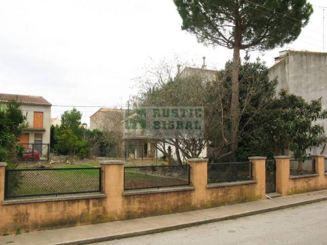 Terreno en Venta en La Bisbal d'Empordà