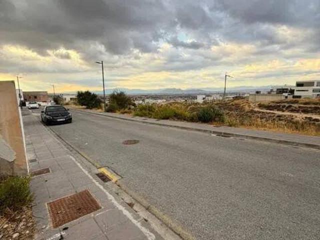 Terreno en Venta en La Zubia