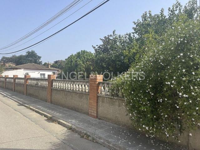 Terreno en venta en Lliçà d´Amunt, de 907 m² por 180.000