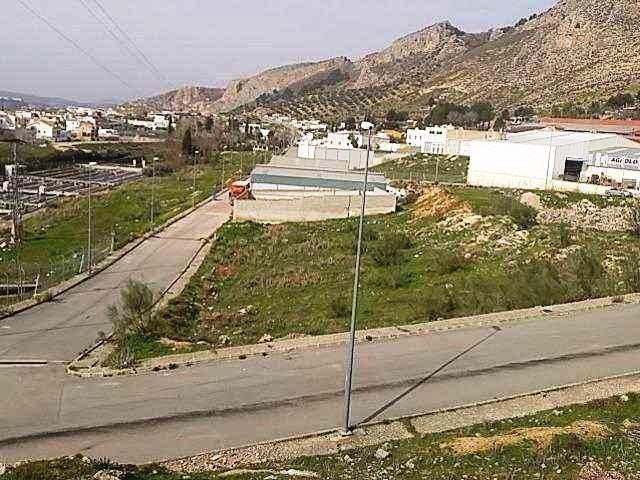 Terreno en venta en Loja, Poligono industrial frontil