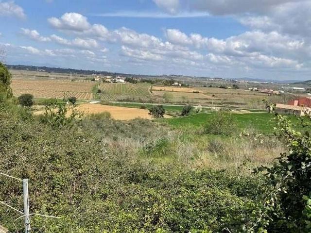 Terreno en venta en Pacs del Penedès, de 482 m² por 88.400