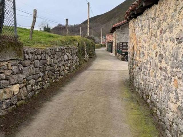 Terreno en Venta en Parres