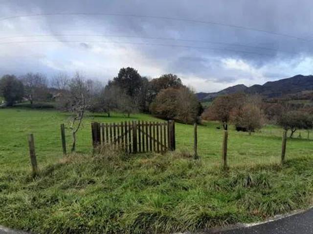 Terreno en Venta en Parres