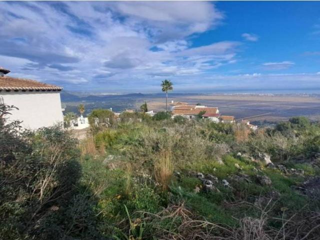 Terreno en Venta en Pego