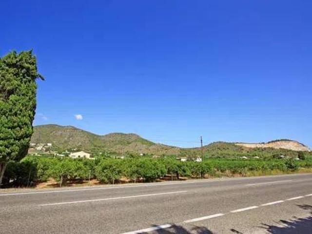 Terreno en Venta en Pego