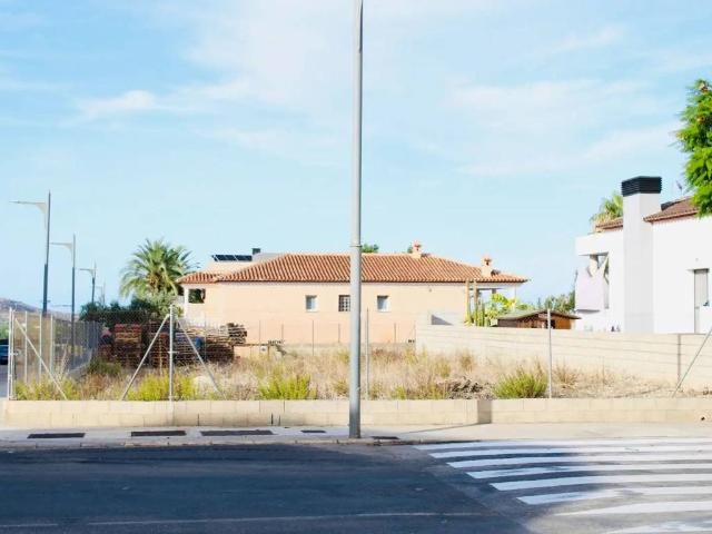 Terreno en Venta en Pego
