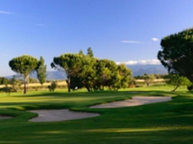 Terreno en venta en calle Felip L'ardit, Peralada, de 2.552 m² por 486.000