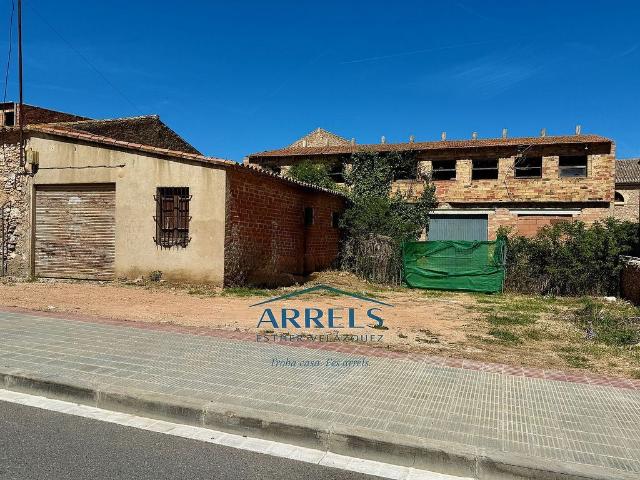 Terreno en venta en plaza De la Vila, Llorenç del Penedès, de 1.973 m² por 120.000