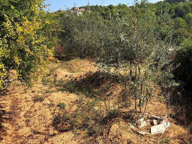 Terreno en venta en Rubí, de 556 m² por 110.000