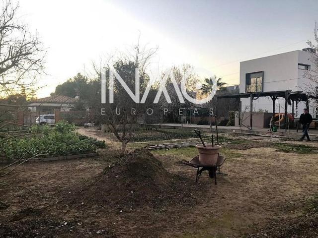 Terreno en venta en Rubí, de 764 m² por 450.000