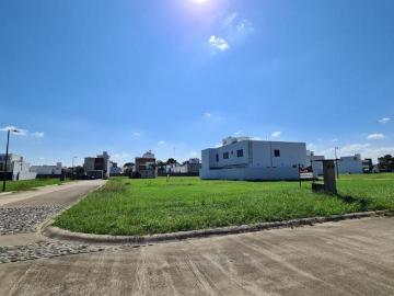 Terreno en venta en residencial con seguridad y casa club