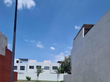 Terreno en Venta en Residencial Lucendi muy cerca de Plaza San Diego