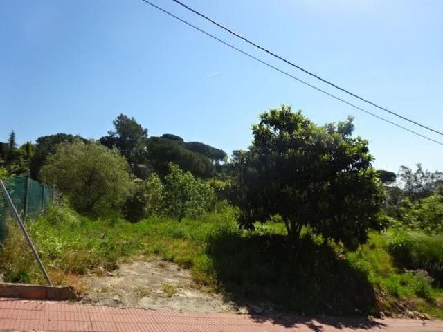 Terreno en venta en Riells i Viabrea, de 808 m² por 50.000