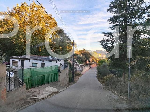 Terreno en venta en Riells i Viabrea, de 832 m² por 28.000