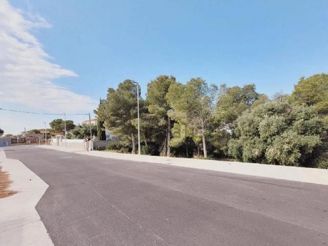 Terreno en venta en Roda de Barà, de 1.185 m² por 89.100