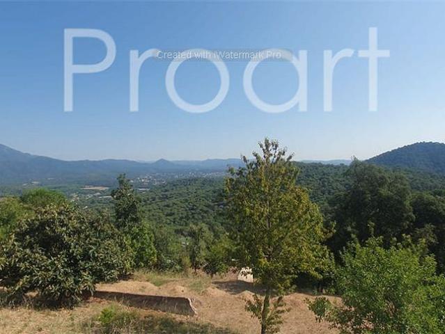 Terreno en venta en Sant Celoni, de 2.073 m² por 109.900