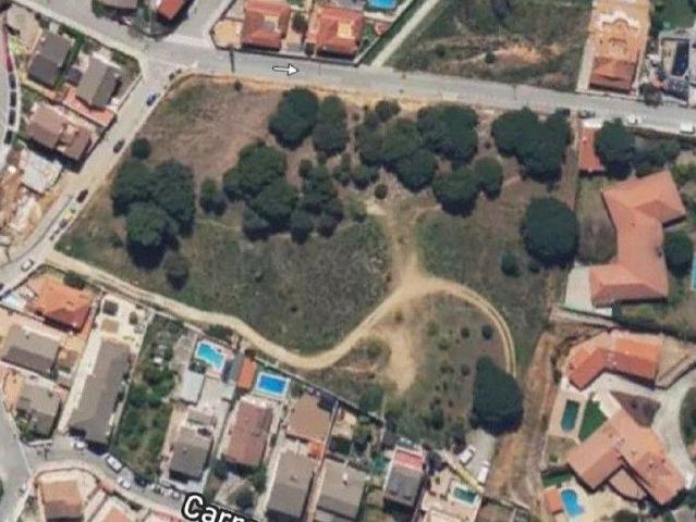 Terreno en venta en Sant Fost de Campsentelles, de 1.800 m² por 220.000