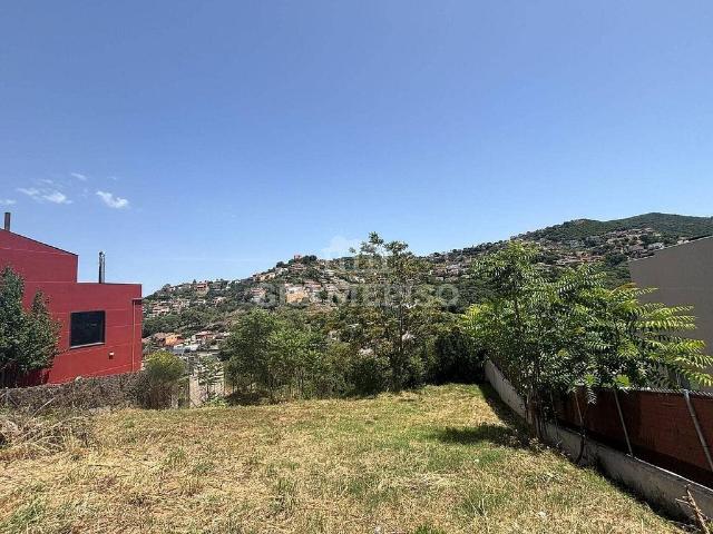 Terreno en venta en Sant Fost de Campsentelles, de 915 m² por 120.000
