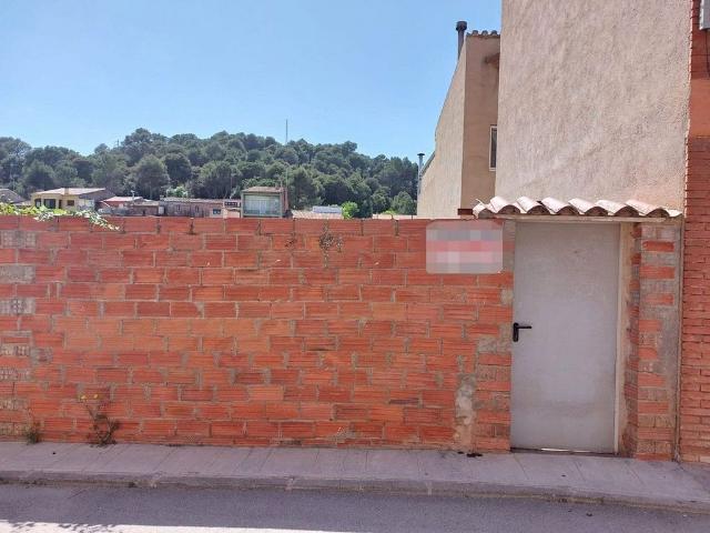 Terreno en venta en Sant Llorenç Savall, de 193 m² por 79.000