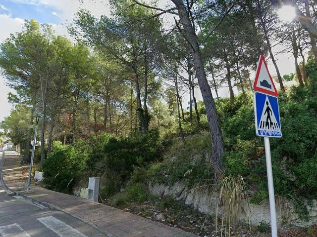 Terreno en venta en Sant Pere de Ribes, de 402 m² por 185.000