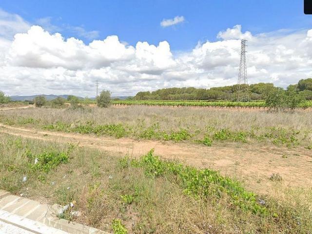 Terreno en venta en Santa Margarida i els Monjos, de 1.179 m² por 104.000