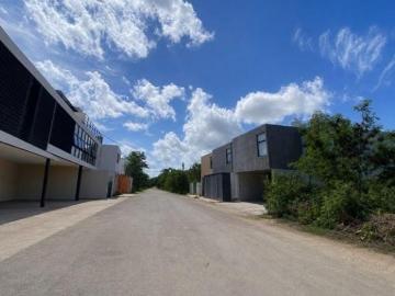 TERRENO EN VENTA EN TEMOZÓN NORTE A 5 MINUTOS DE PLAZA LA ISLA