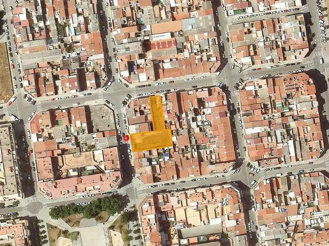 Terreno en venta en Terrassa, de 823 m² por 606.000