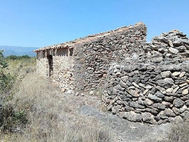 Terreno en venta en Tivenys, de 12.500 m² por 17.840