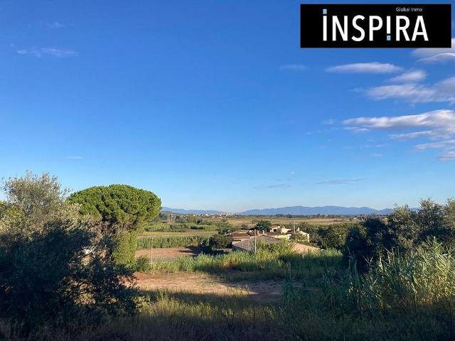 Terreno en venta en Torroella de Montgrí, de 4.300 m² por 350.000