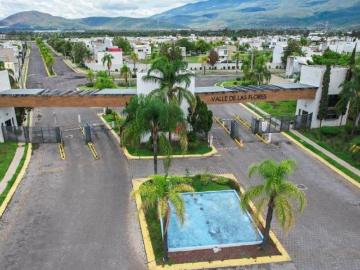 Terreno en Venta en Valle de las Flores, Tlajomulco de Zúñiga, Jalisco