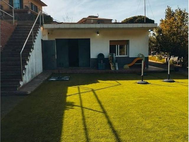 Terreno en venta en Vilanova del Vallès, de 770 m² por 166.000