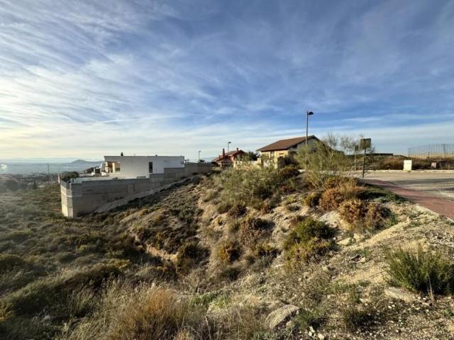 Terreno en venta en Zubia, Altos de la Zubia
