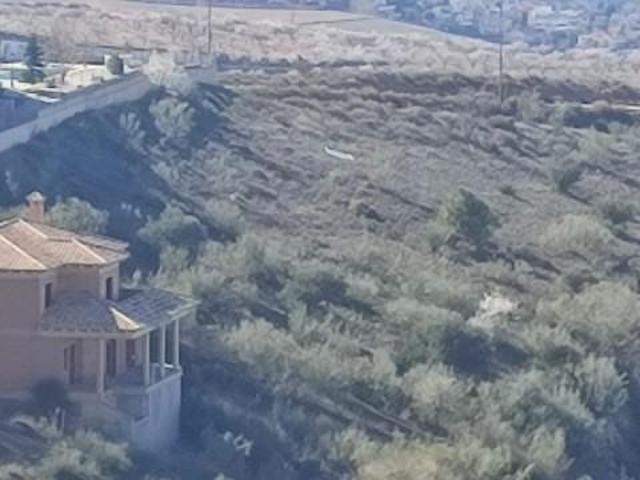Terreno en venta en Zubia, La Zubia