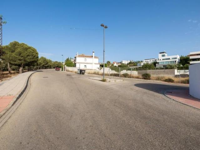 Terreno en venta en Zubia, LOS ALTOS
