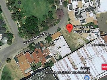 Terreno en venta, frente a Plaza Mayor Punta Campestre, León Gto