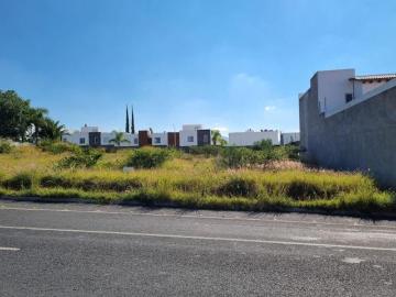 TERRENO EN VENTA FRENTE AL PARQUE 4