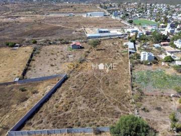 Terreno en VENTA, plano con servicios a pie de lote,sobre avenida principal