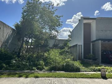 Terreno en venta ubicado en el parque natura, Cholul
