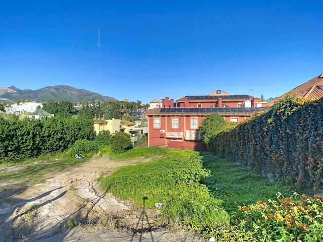 Terreno en zona tranquila de Mijas